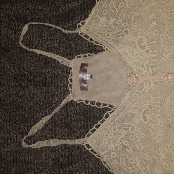 Temp White Floral Lace Camisole Size Small - Picture 4 of 7